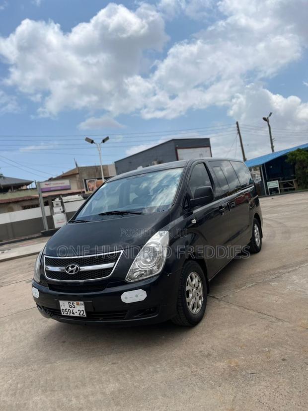 Hyundai Starex 2012 Black