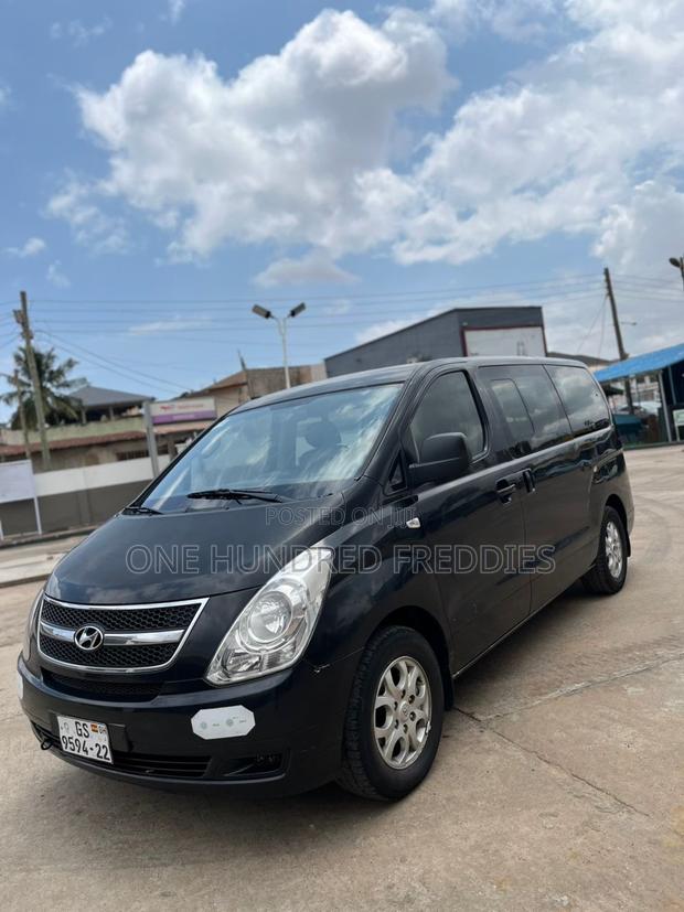 Hyundai Starex 2012 Black