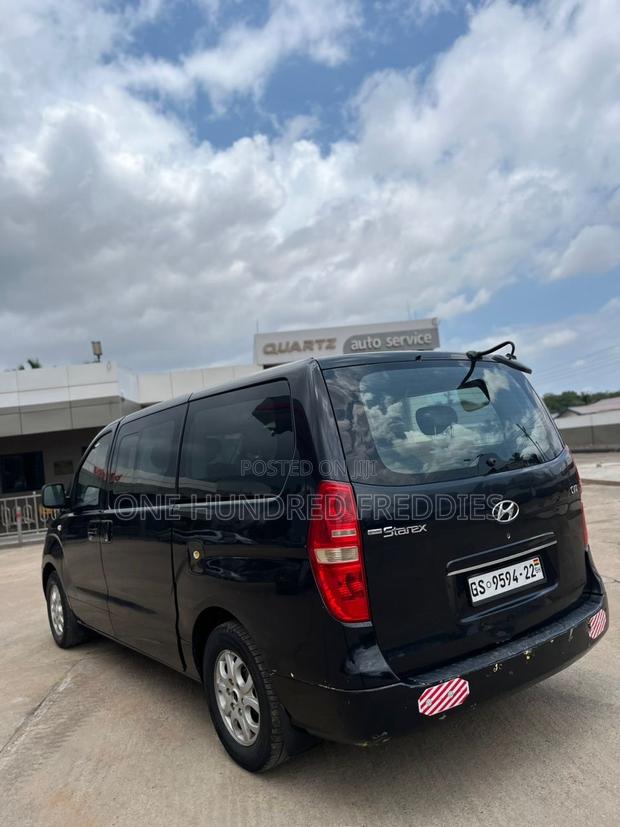 Hyundai Starex 2012 Black