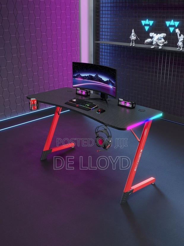 Z Leg Table (Rgb)