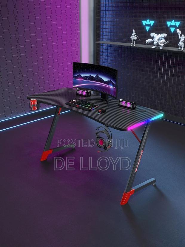 Z Leg Table (Rgb) photo 2