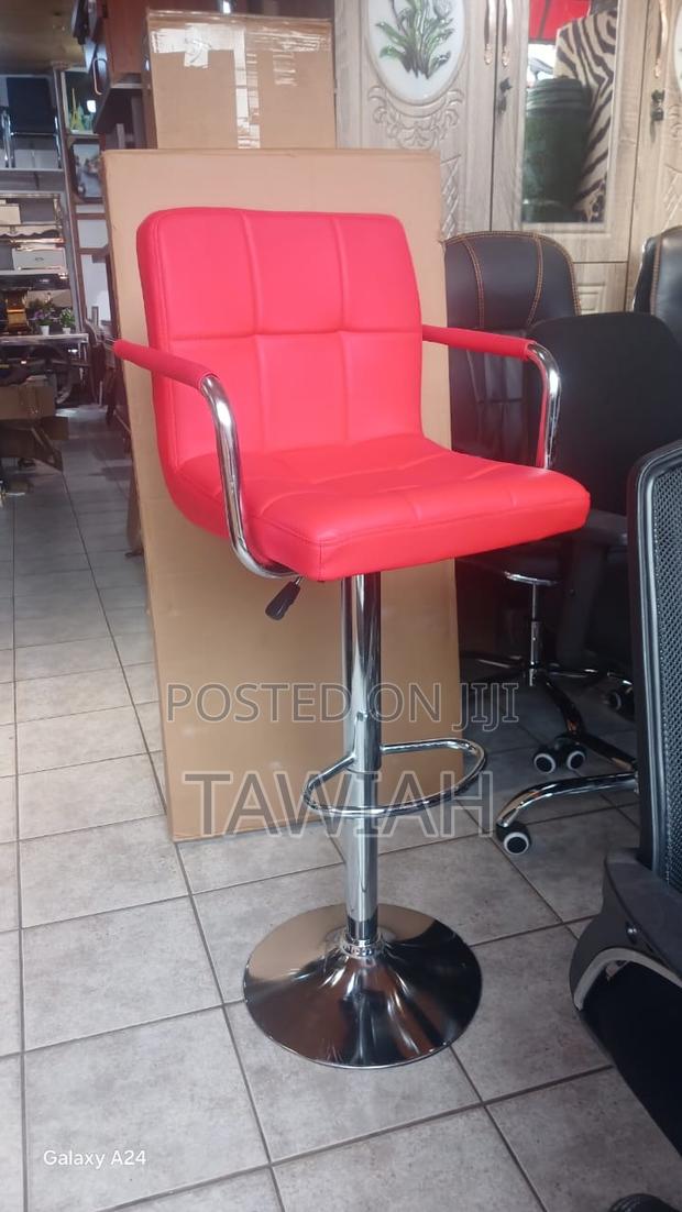 Adjustable Chairs Available · Photo 3