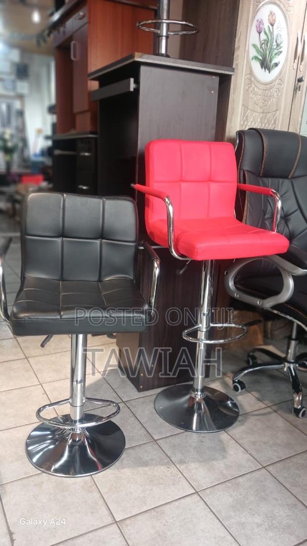 Adjustable Chairs Available · Photo 4