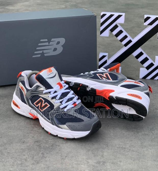 New Balance 530 Navy Sneakers · Photo 3