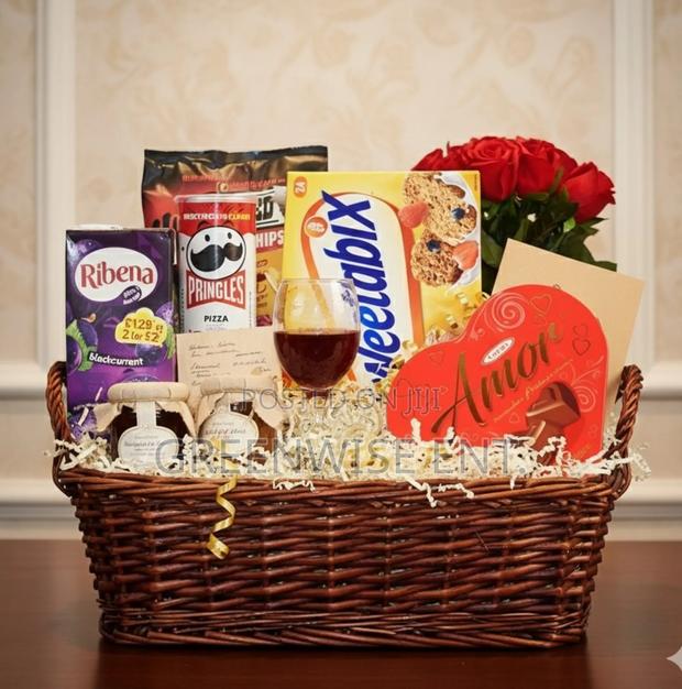 Indulge Delight: Gourmet Celebration Hamper photo 2