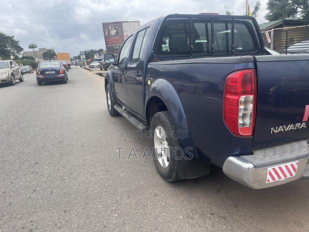 Nissan Navara 2016 Blue