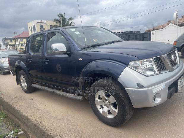 Nissan Navara 2016 Blue