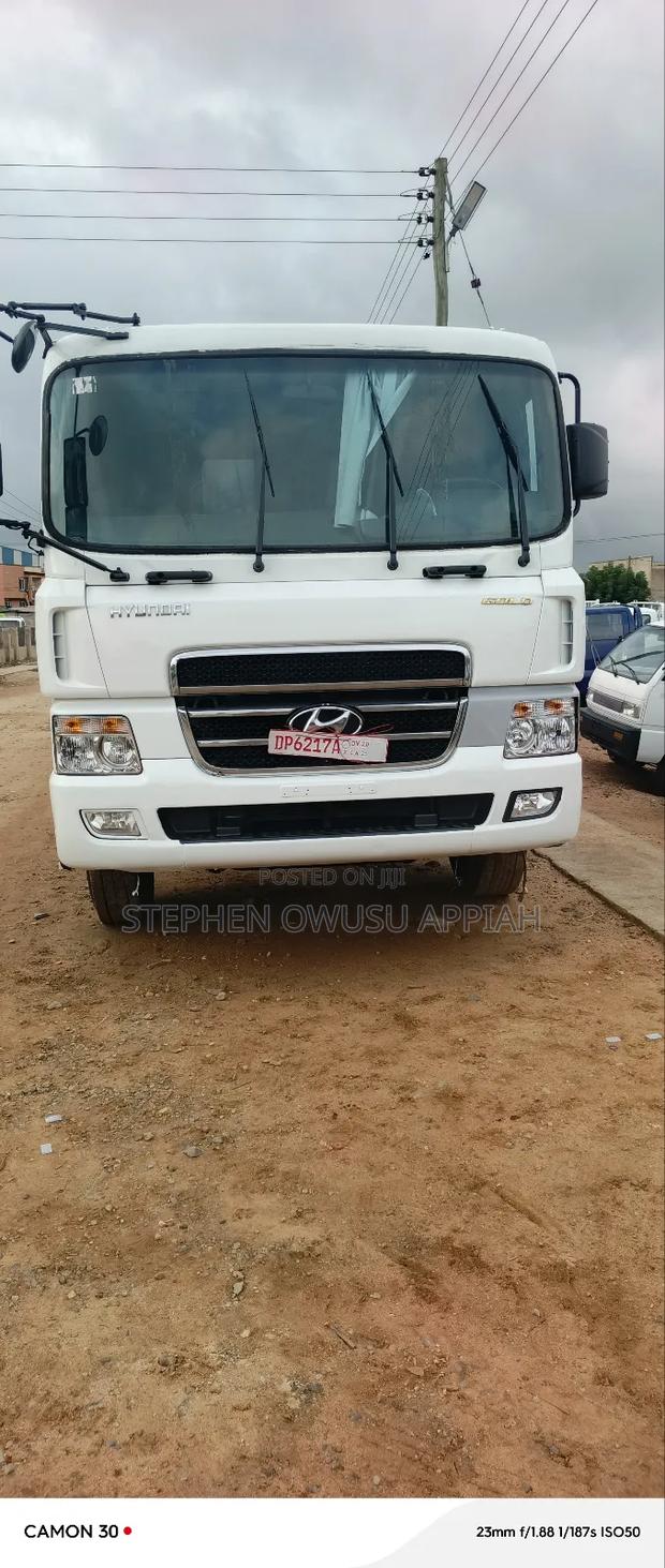 Hyundai 14.5 Tons