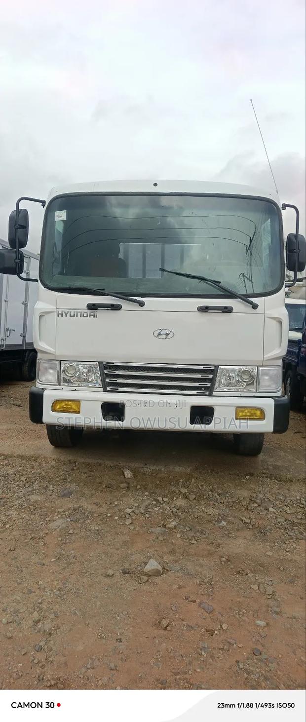 Hyundai 5 Tons Duoble Axle