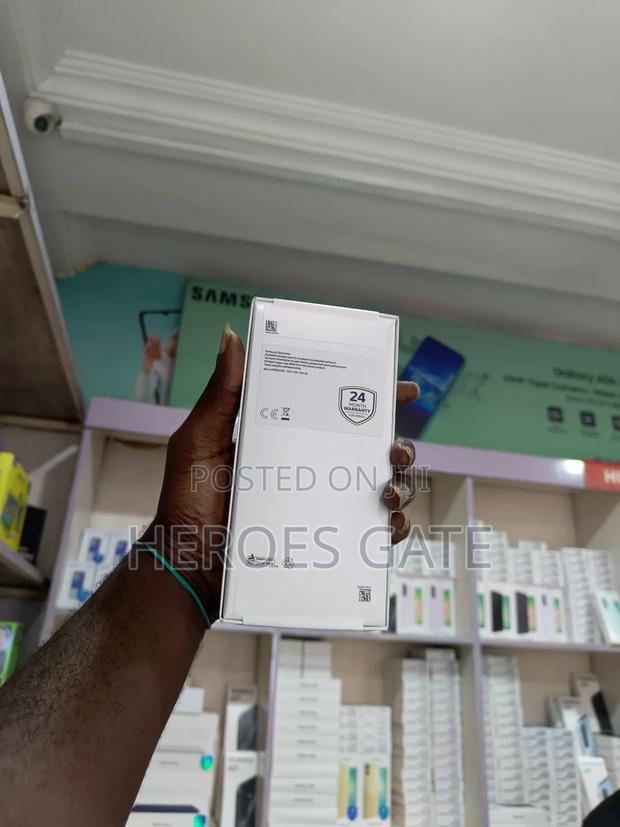 New Samsung Galaxy A17 128 GB Blue · Photo 2