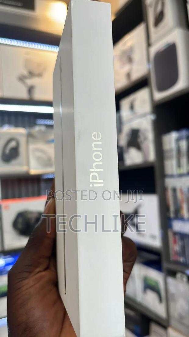 New Apple iPhone Air 256 GB Silver photo 3