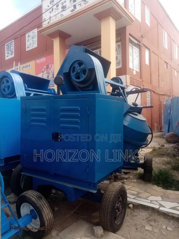 Brand New Concrete Mixer Field Marshal photo 2