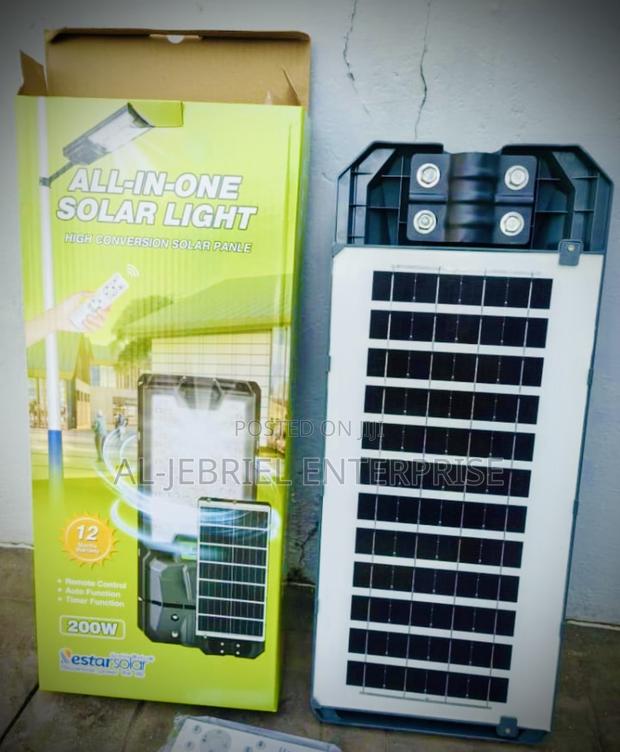 200 Watts Solar Light · Photo 2