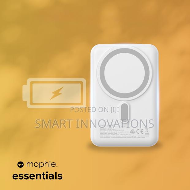 Mophie Snap+ Power Bank With Stand Magsafe Compatible