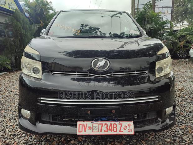 Toyota Voxy 2012 Black