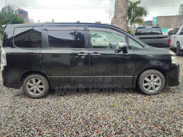 Toyota Voxy 2012 Black