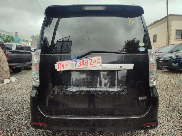 Toyota Voxy 2012 Black