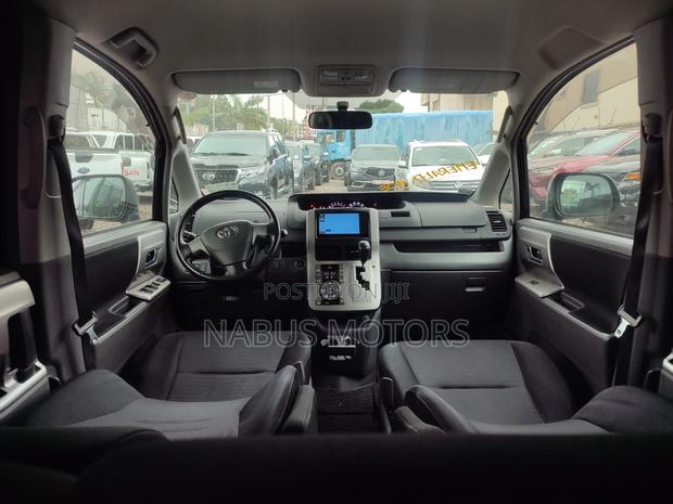 Toyota Voxy 2012 Black