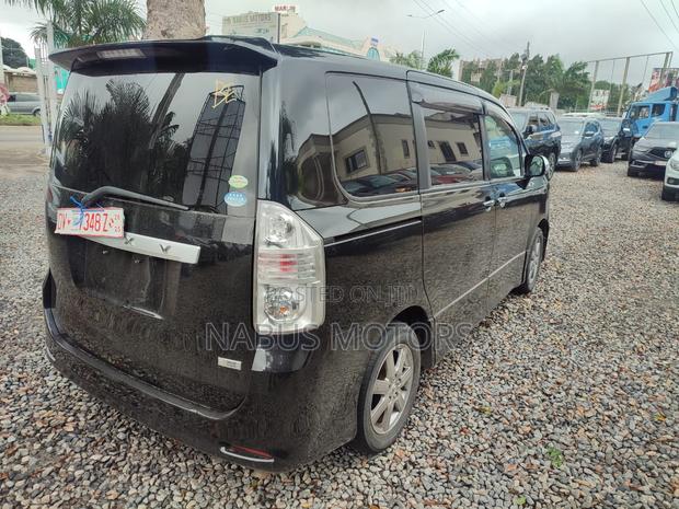 Toyota Voxy 2012 Black