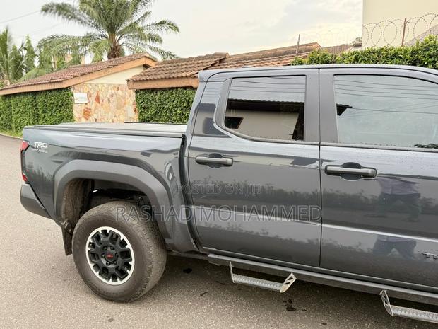 Toyota Tacoma 2024 Gray