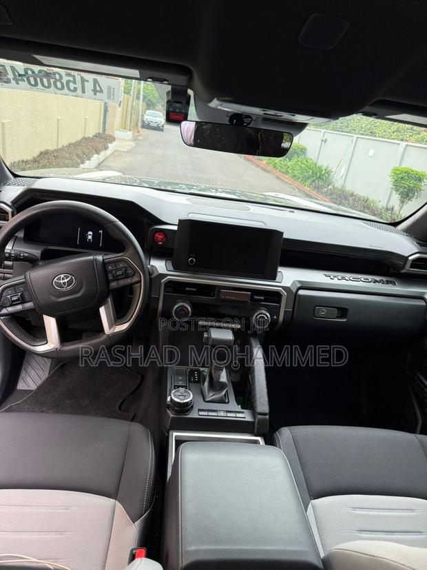 Toyota Tacoma 2024 Gray