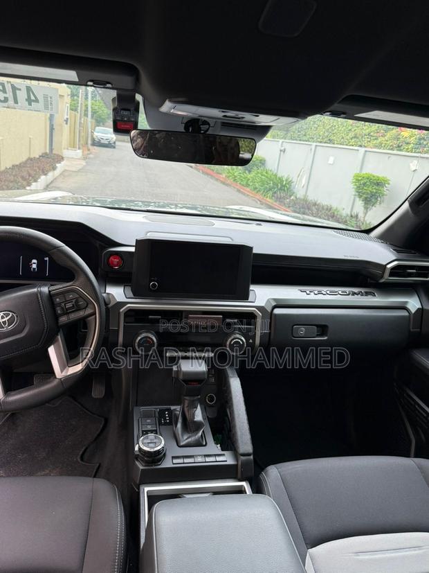 Toyota Tacoma 2024 Gray