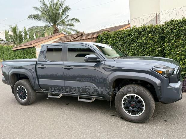 Toyota Tacoma 2024 Gray