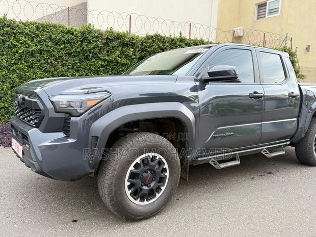 Toyota Tacoma 2024 Gray