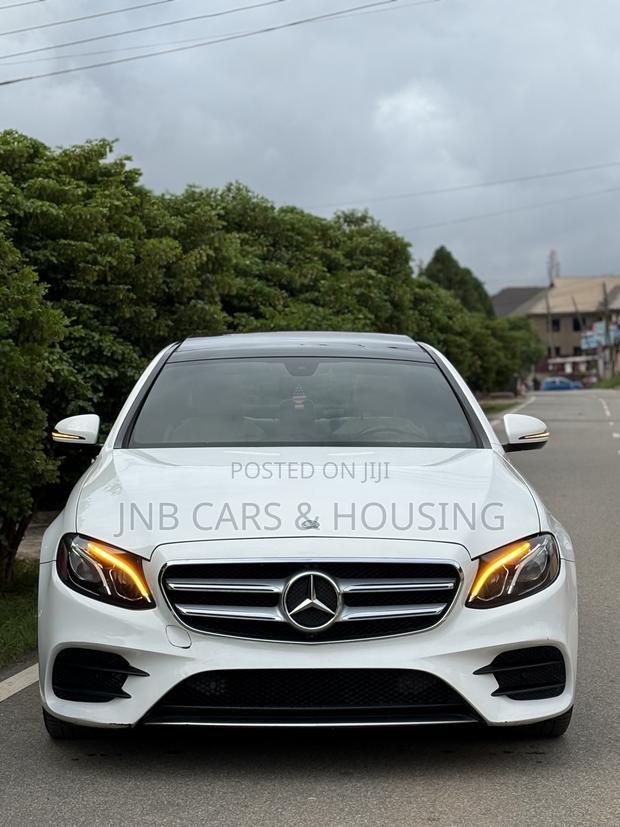 Mercedes-Benz E300 4Matic AWD Sedan (2.0L 4cyl 9A) 2017 White