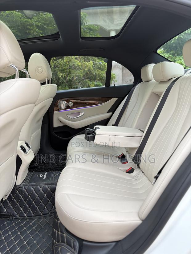 Mercedes-Benz E300 4Matic AWD Sedan (2.0L 4cyl 9A) 2017 White