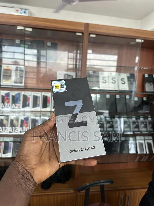 New Samsung Galaxy Z Flip 3 256 GB Purple · Photo 3