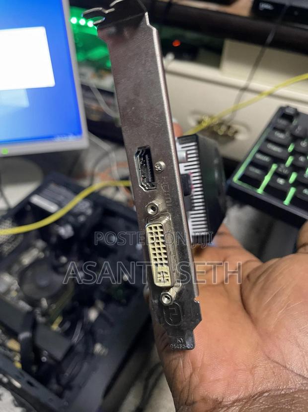 Powerful Amd Radeon R7 200 Series 2gb for Gaming and Graphics Works photo 3