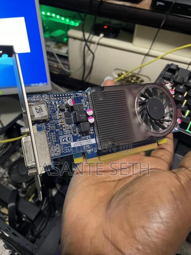 Powerful Amd Radeon R7 200 Series 2gb for Gaming and Graphics Works