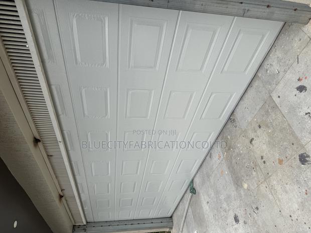 Smart Garage Door · Photo 4