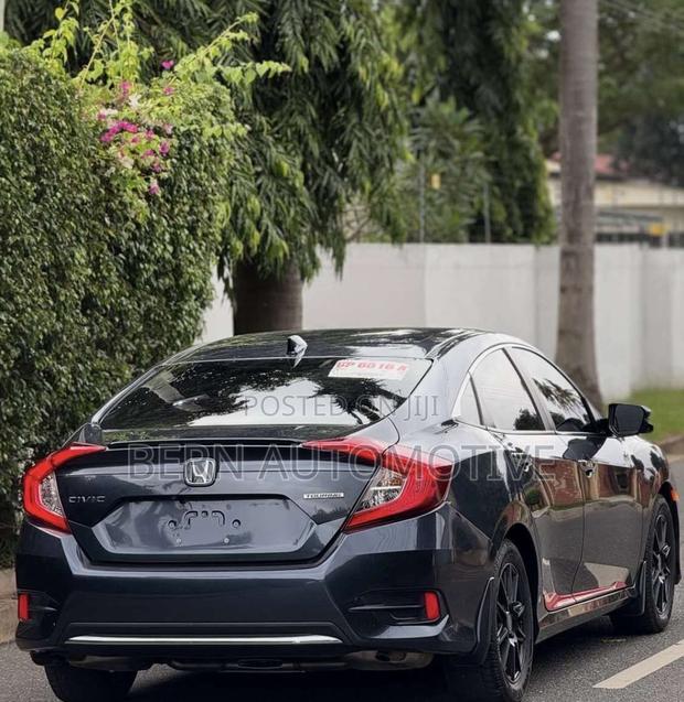 Honda Civic Touring Sedan 2019 Gray