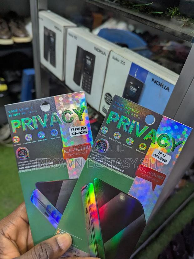 iPhone 17/17 Air/18 Pro and Pro Max Privacy Screen Protector · Photo 3
