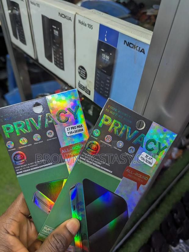 iPhone 17/17 Air/18 Pro and Pro Max Privacy Screen Protector · Photo 4