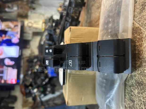 Nissan Rougue Power Window Switch photo 4