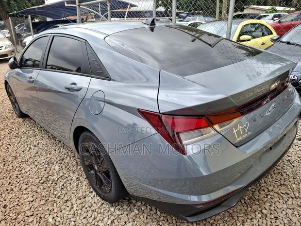 Hyundai Elantra SE 2021 Gray
