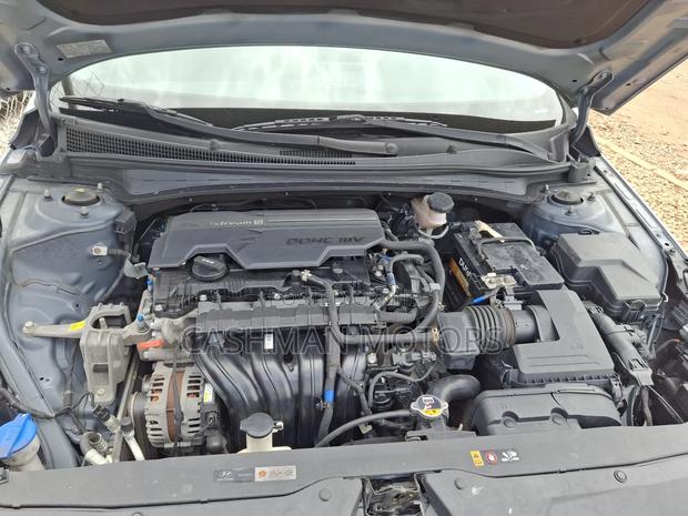 Hyundai Elantra SE 2021 Gray