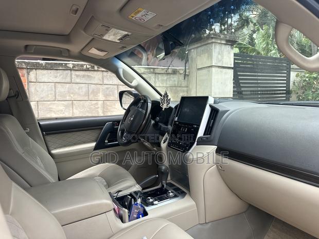 Toyota Land Cruiser 2019 Gray