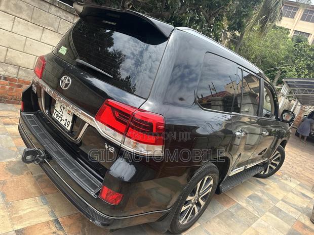 Toyota Land Cruiser 2019 Gray