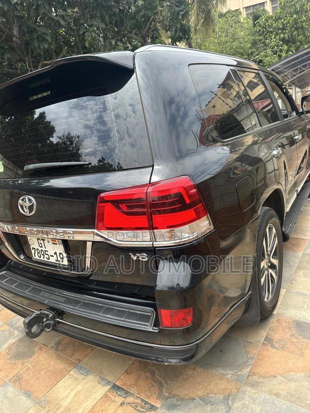 Toyota Land Cruiser 2019 Gray