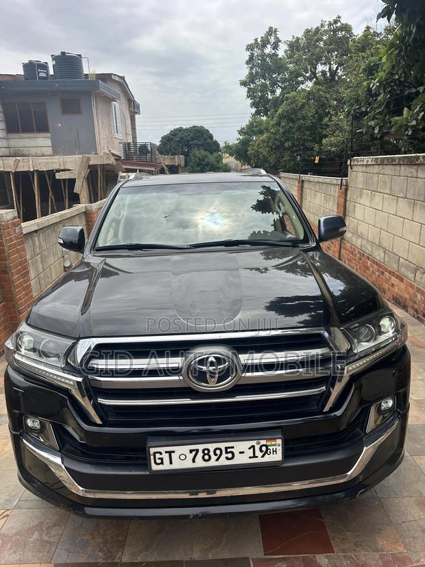 Toyota Land Cruiser 2019 Gray
