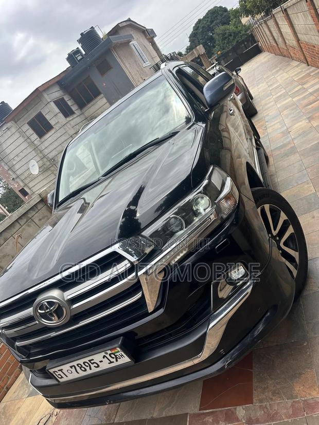 Toyota Land Cruiser 2019 Gray