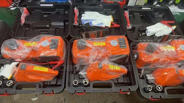 5 Ton Electric Jacks for Cars and Suv · Photo 2