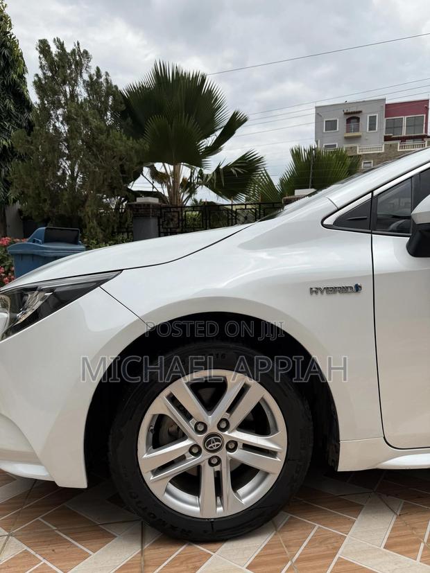 Toyota Corolla 2020 White photo 4