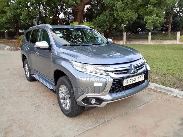 Mitsubishi Pajero Sport 2017 Gray photo 5