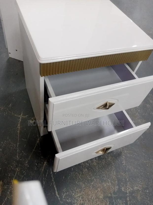 White Bedside Table (Night Stand) · Photo 4