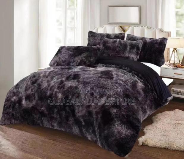 Fluffy 6pcs Duvet Set Comfort Style in One